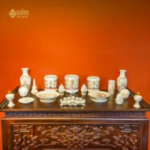 hình ảnh Bộ đồ thờ 3 bát hương rồng men bạch ngọc vẽ vàng bàn thờ 127-153cm đẹp