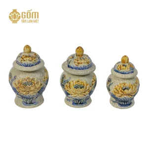 Hình ảnh Chóe thờ men rạn Bát Tràng họa tiết hoa sen